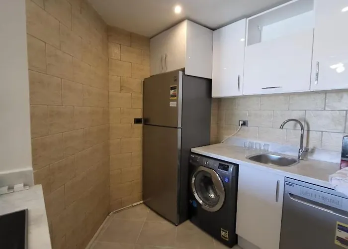 Relaxing Getaway 1br At Gravity Apartment